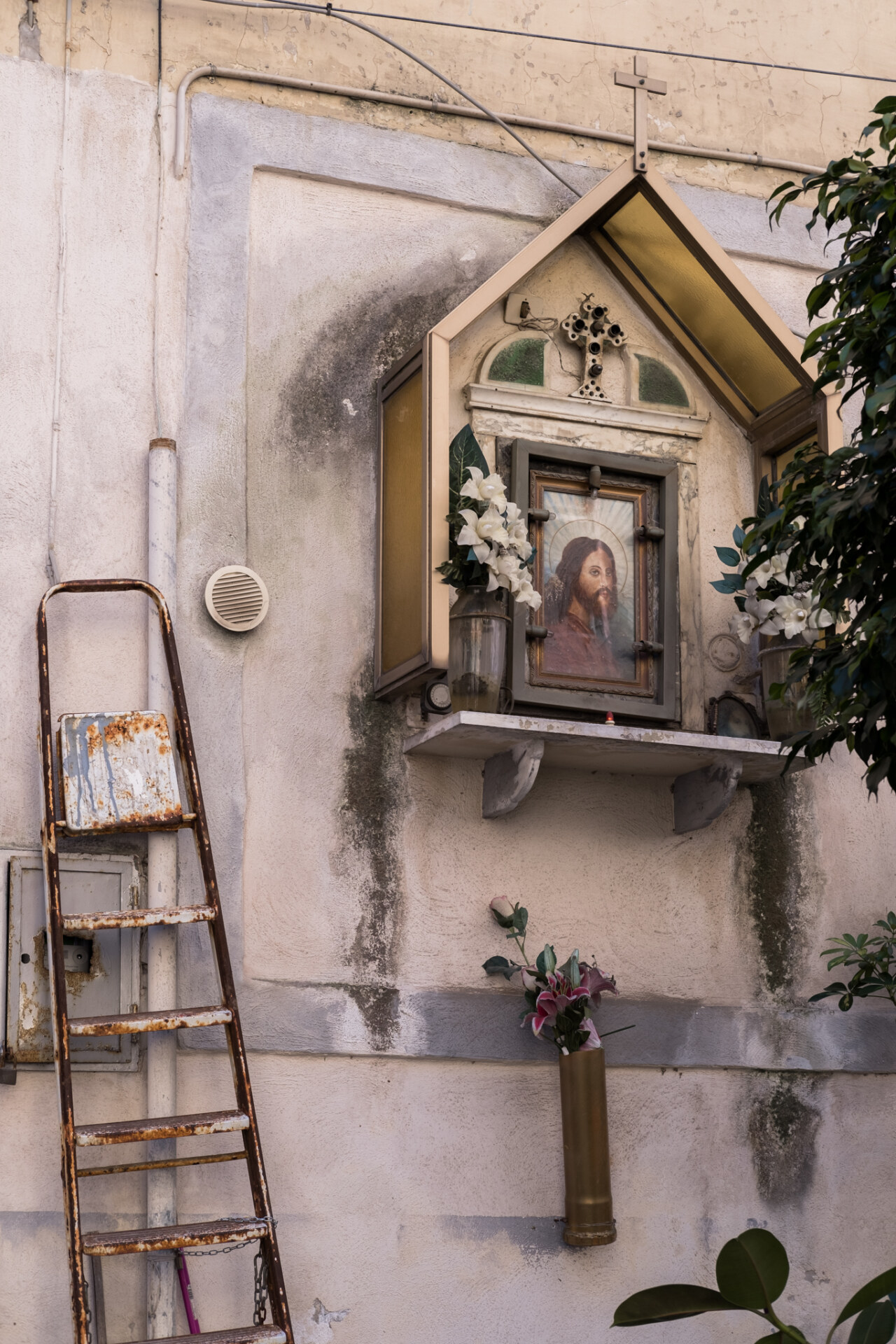 Street altars of Naples