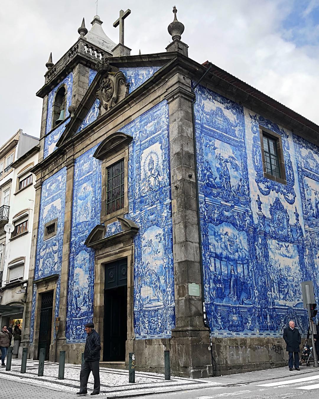 Porto azulejos photo hunt